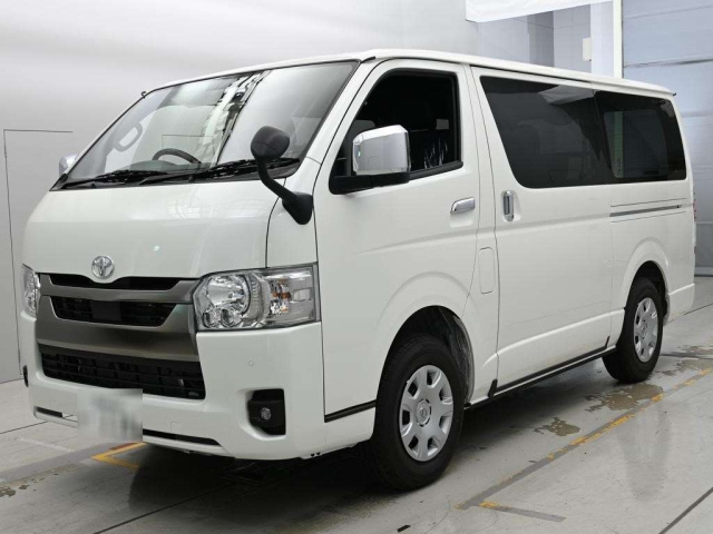 TOYOTA HIACE — фото
