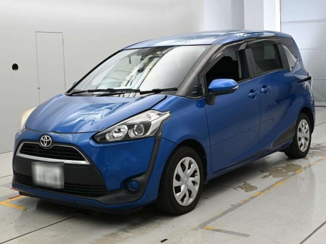TOYOTA SIENTA — фото