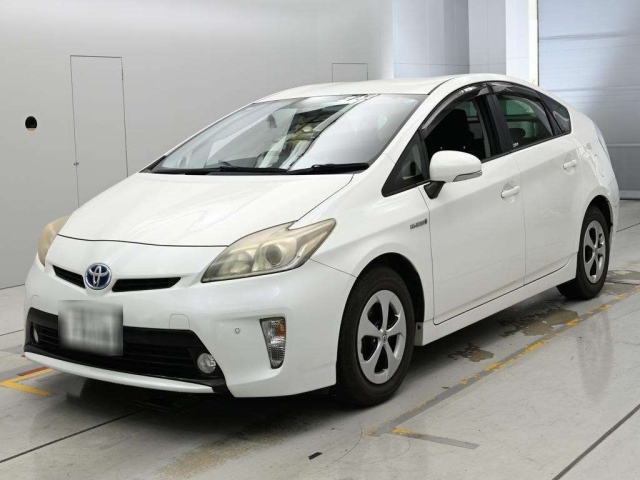 TOYOTA PRIUS — фото