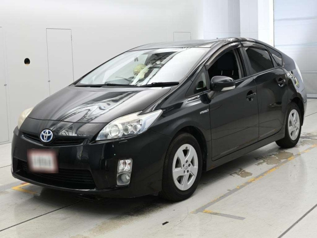 TOYOTA PRIUS — фото