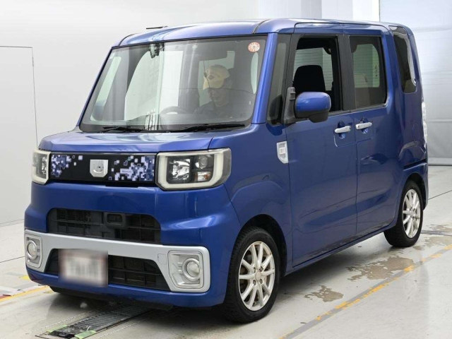 DAIHATSU WAKE — фото