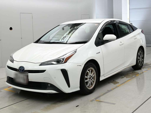 TOYOTA PRIUS — фото