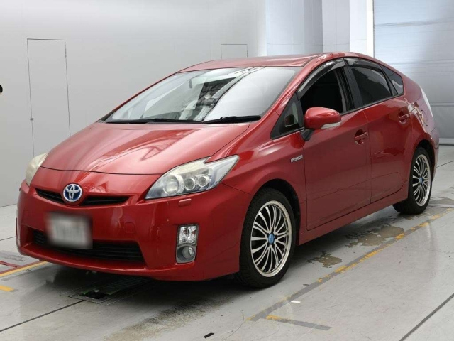 TOYOTA PRIUS — фото