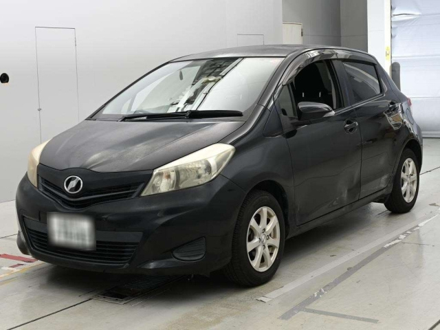 TOYOTA VITZ — фото