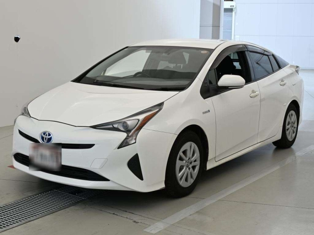 TOYOTA PRIUS — фото