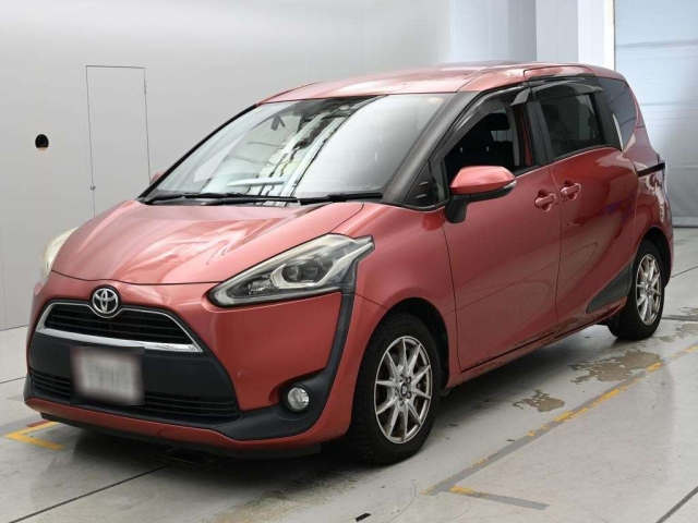 TOYOTA SIENTA — фото