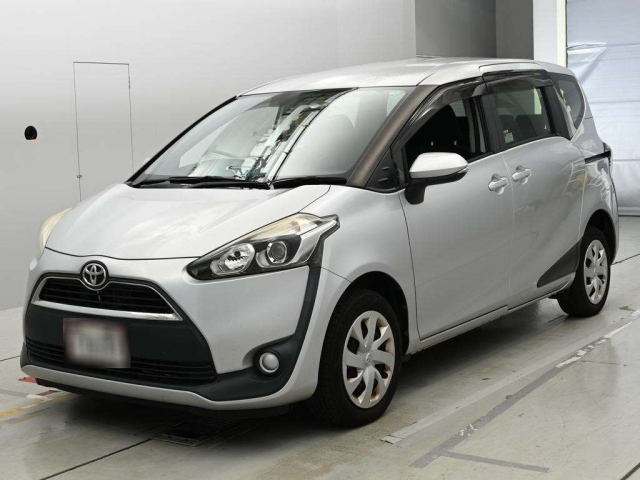 TOYOTA SIENTA — фото