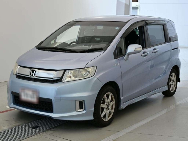 HONDA FREED — фото