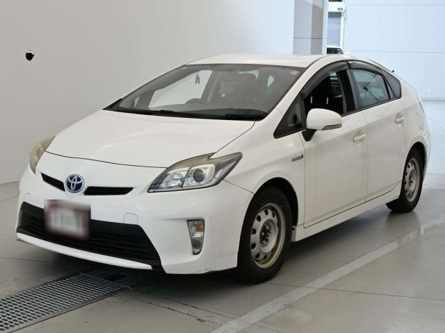 TOYOTA PRIUS — фото