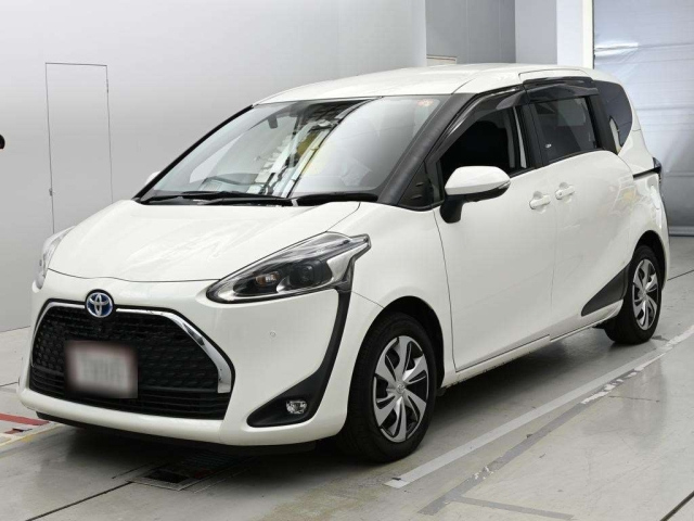 TOYOTA SIENTA — фото
