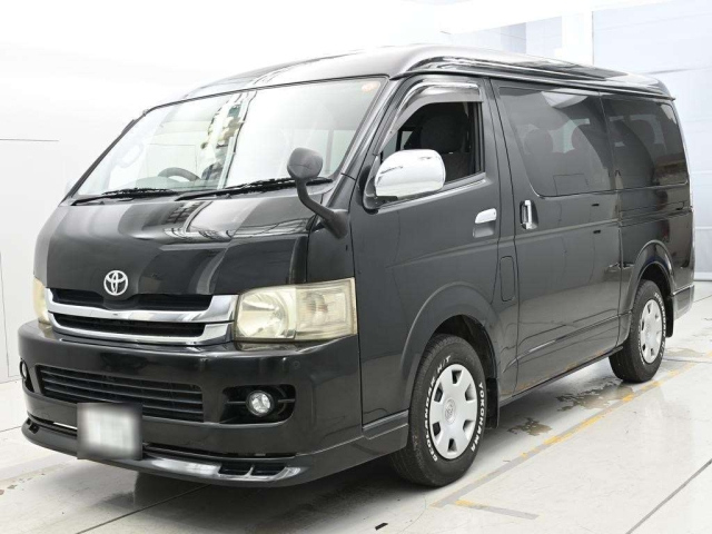 TOYOTA HIACE — фото