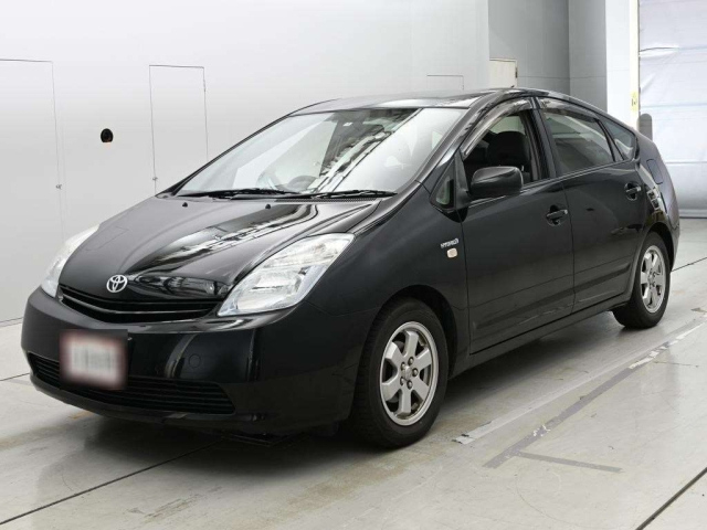 TOYOTA PRIUS — фото