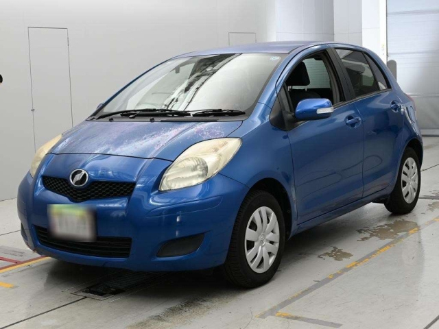TOYOTA VITZ — фото