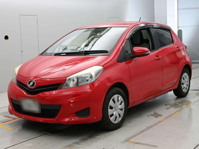 TOYOTA VITZ — фото