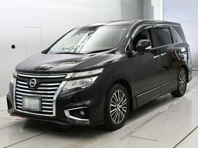 NISSAN ELGRAND — фото