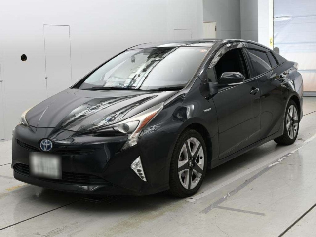 TOYOTA PRIUS — фото