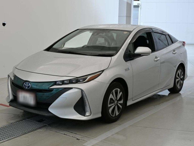TOYOTA PRIUS — фото