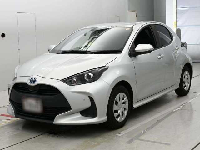 TOYOTA YARIS — фото