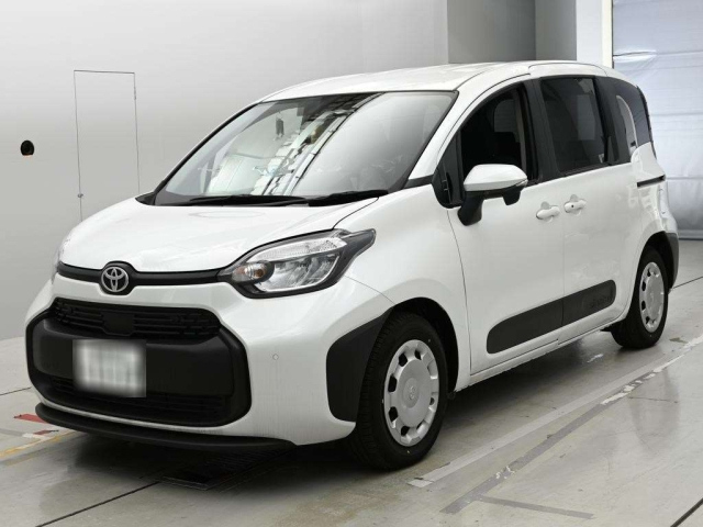 TOYOTA SIENTA — фото