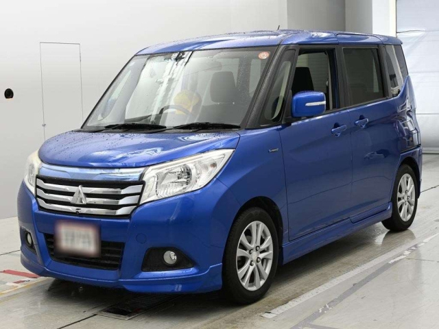MITSUBISHI DELICA — фото