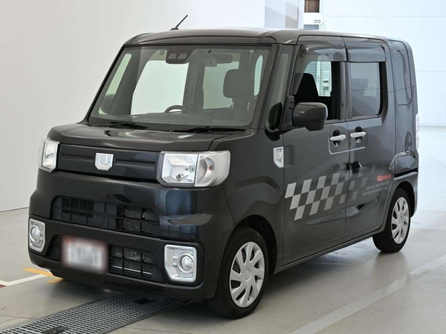 DAIHATSU WAKE — фото