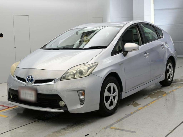 TOYOTA PRIUS — фото