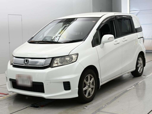HONDA FREED — фото