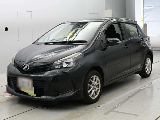 TOYOTA VITZ — фото
