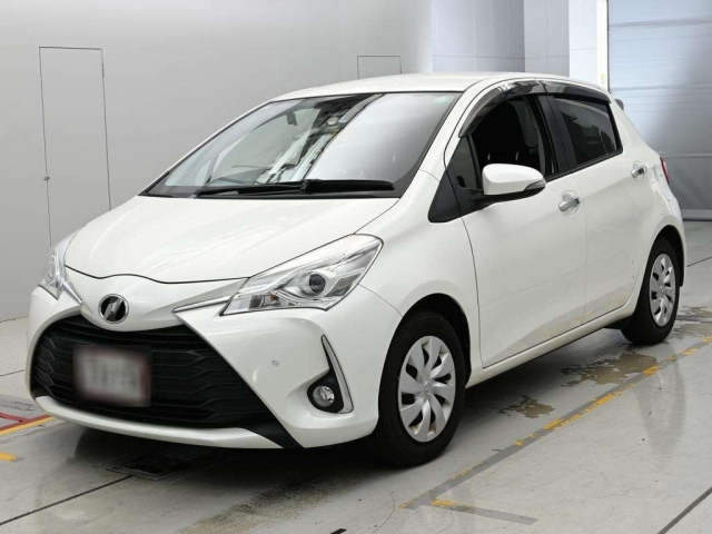 TOYOTA VITZ — фото