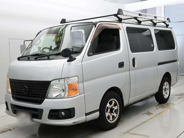 NISSAN CARAVAN — фото