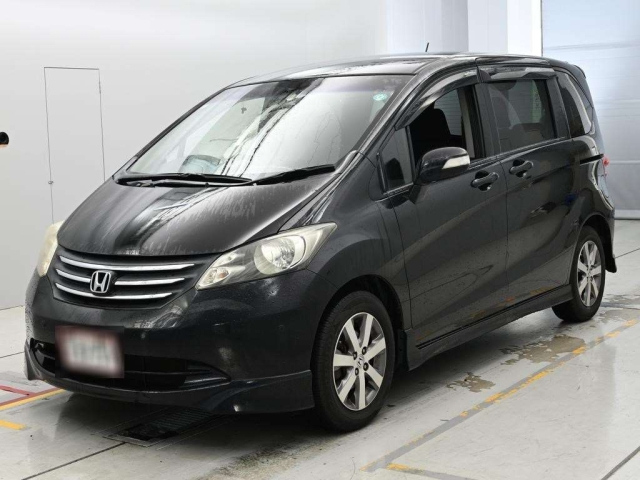 HONDA FREED — фото