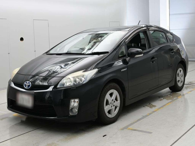 TOYOTA PRIUS — фото