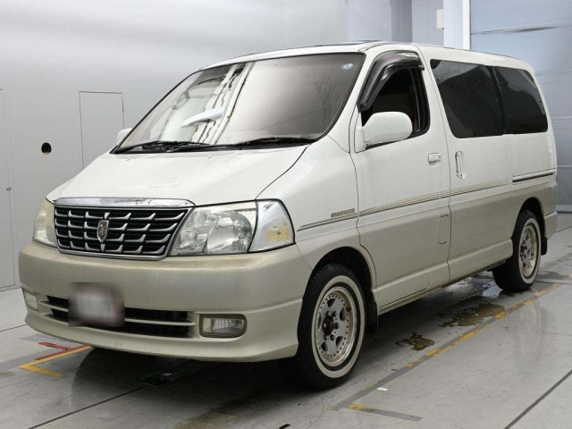 TOYOTA HIACE — фото