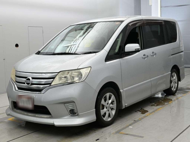 NISSAN SERENA — фото