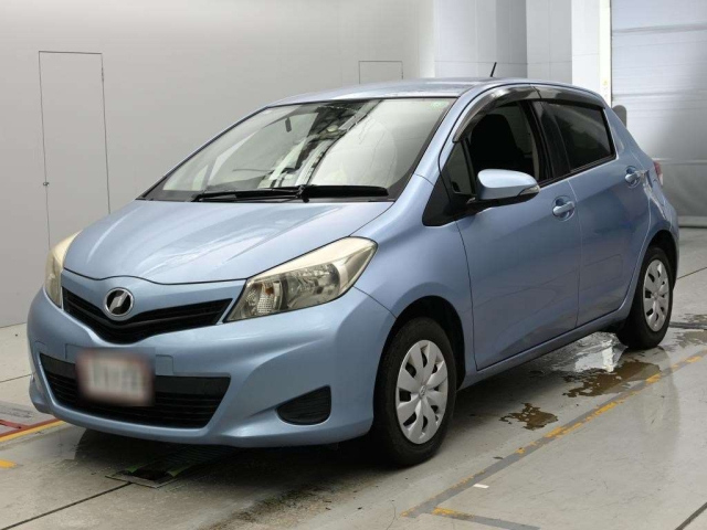 TOYOTA VITZ — фото