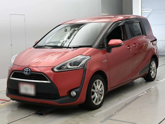 TOYOTA SIENTA — фото