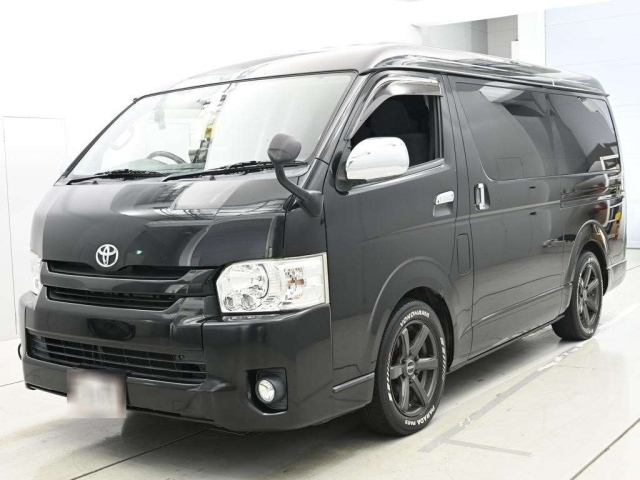 TOYOTA HIACE — фото