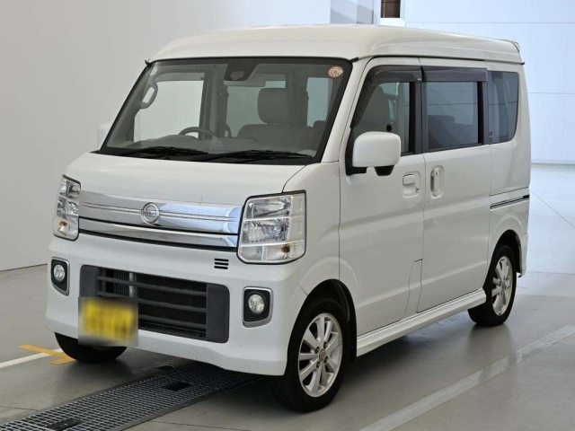 NISSAN CLIPPER — фото