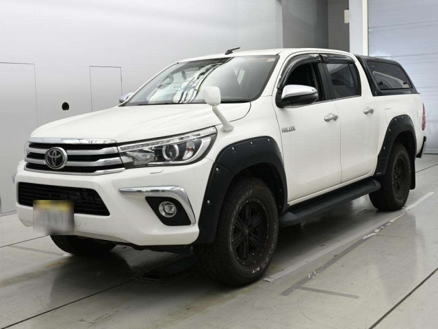 TOYOTA HILUX — фото