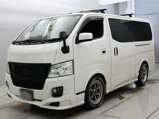 NISSAN CARAVAN — фото