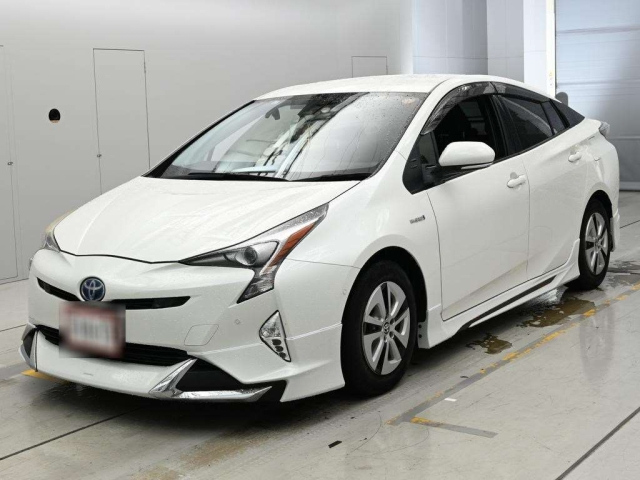 TOYOTA PRIUS — фото