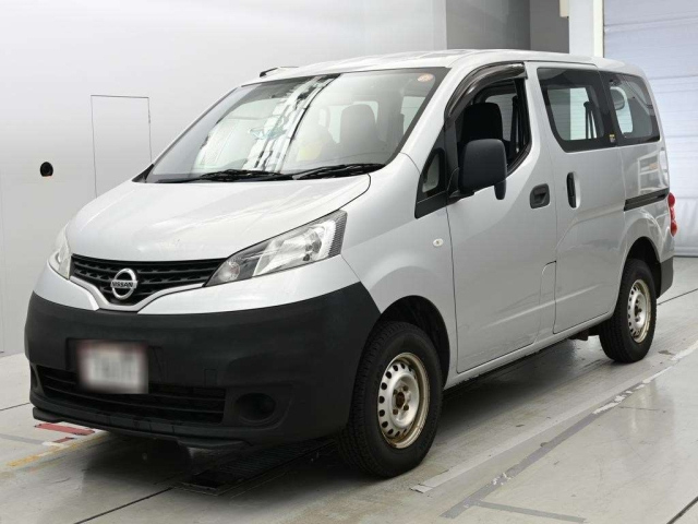 NISSAN NV200 — фото