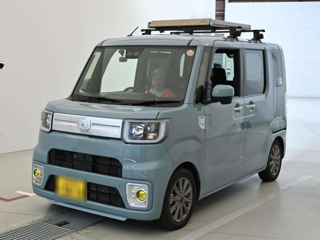 DAIHATSU WAKE — фото