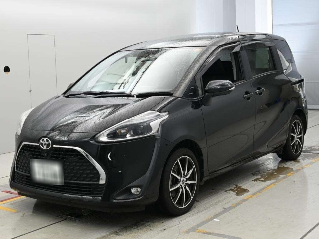 TOYOTA SIENTA — фото