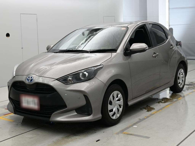 TOYOTA YARIS — фото