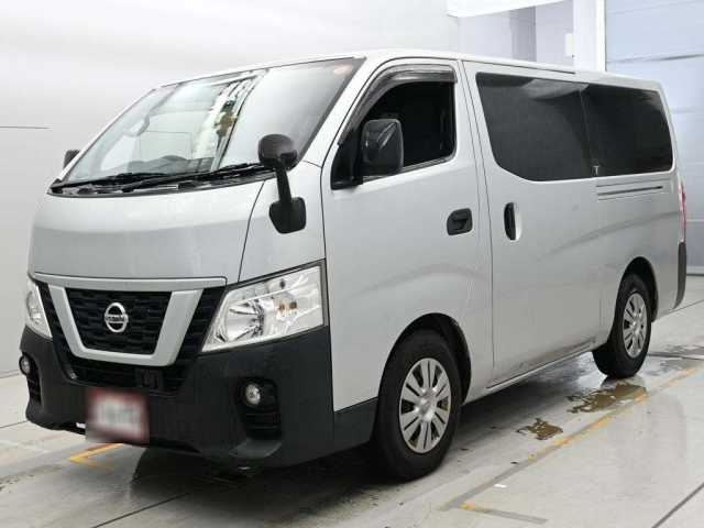 NISSAN CARAVAN — фото
