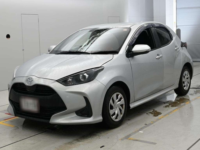 TOYOTA YARIS — фото