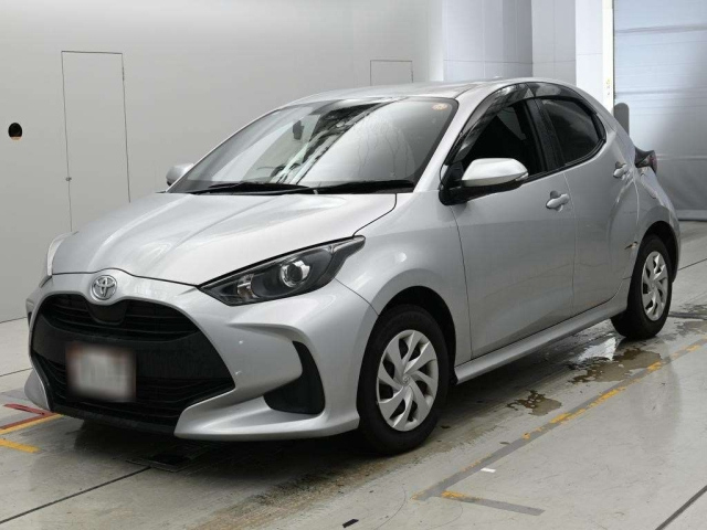 TOYOTA YARIS — фото