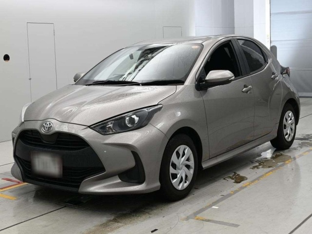 TOYOTA YARIS — фото