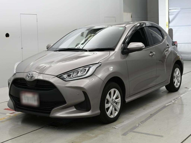 TOYOTA YARIS — фото